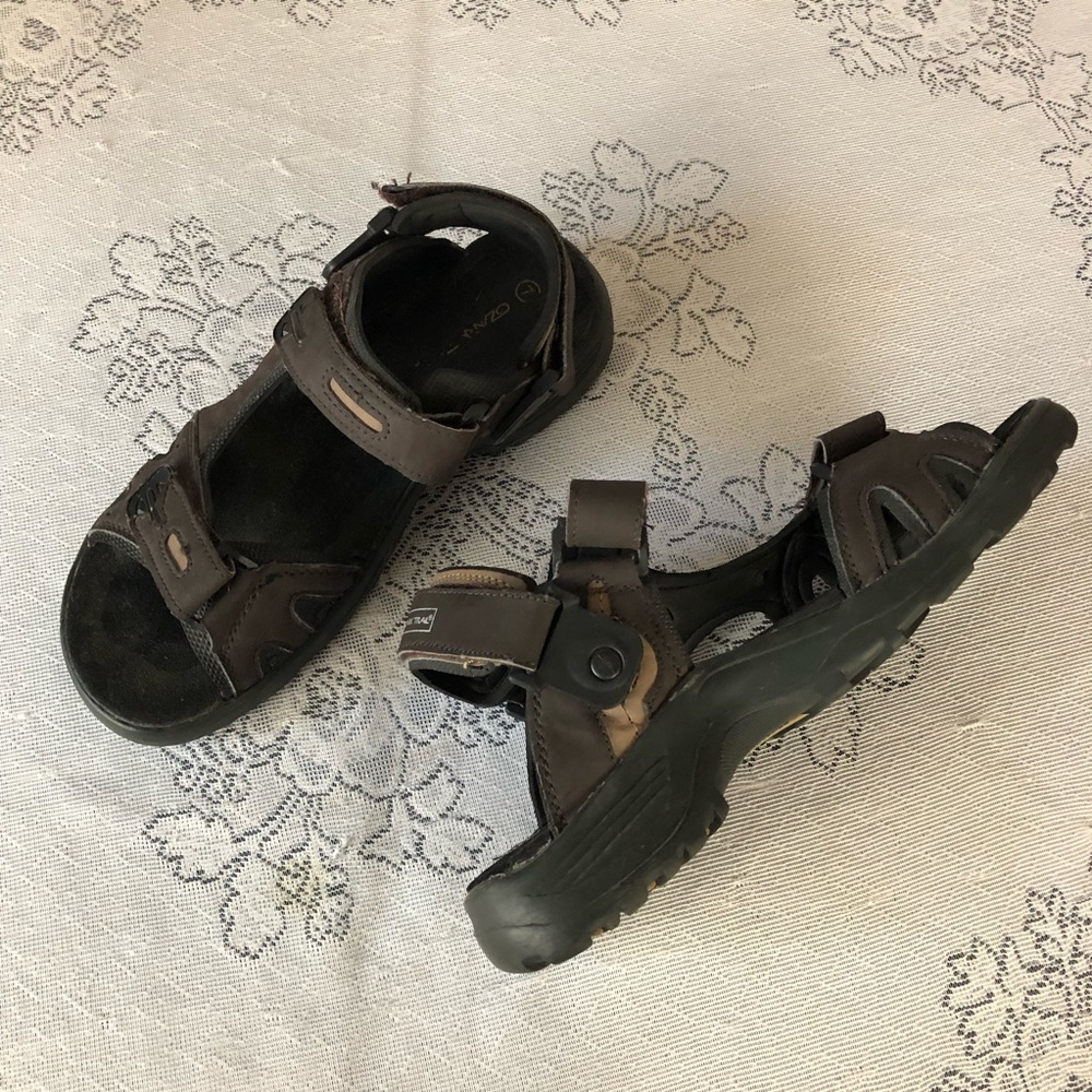 Men's Ozark Trail all terrain, two-tone brown Rockwell sandals. Size 7